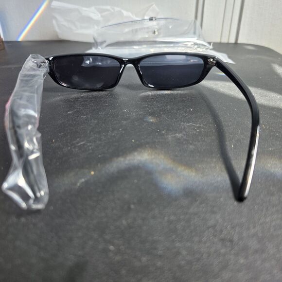 Fifth And Ninth - Lana - Slim rectangle frame Sunglasses - Y2K & metal accents main image 5
